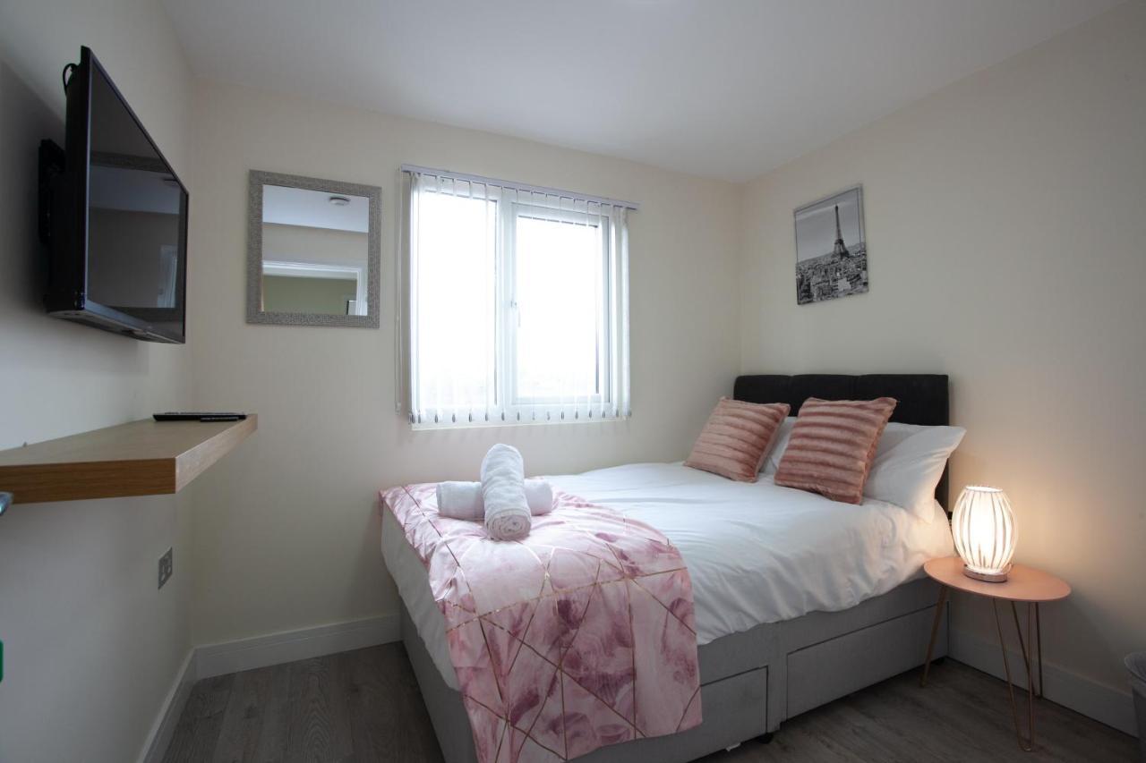 6 Bedroom House 10Min Drive From City Centre Manchester Kültér fotó