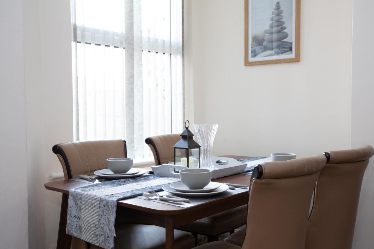 6 Bedroom House 10Min Drive From City Centre Manchester Kültér fotó