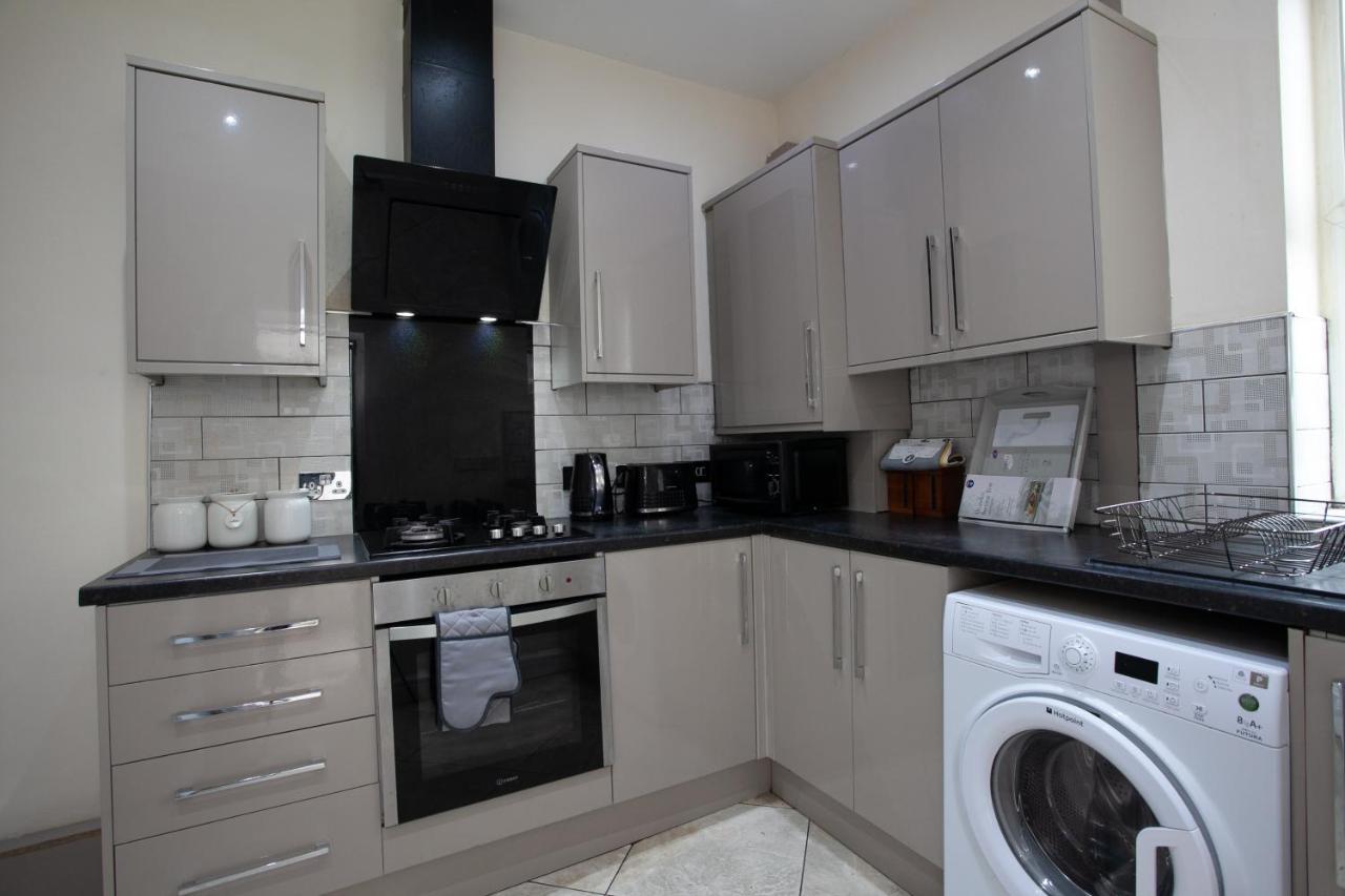 6 Bedroom House 10Min Drive From City Centre Manchester Kültér fotó