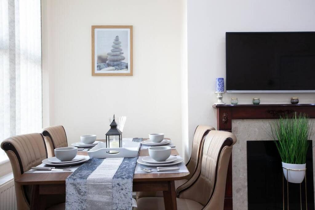 6 Bedroom House 10Min Drive From City Centre Manchester Kültér fotó