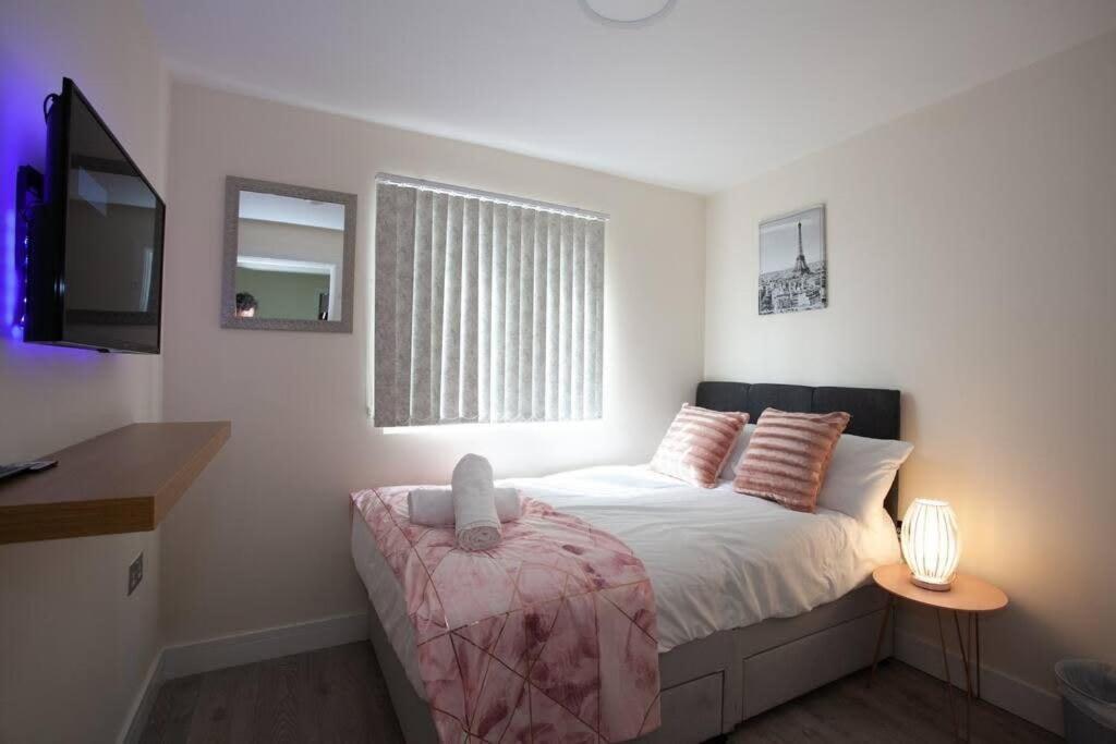 6 Bedroom House 10Min Drive From City Centre Manchester Kültér fotó